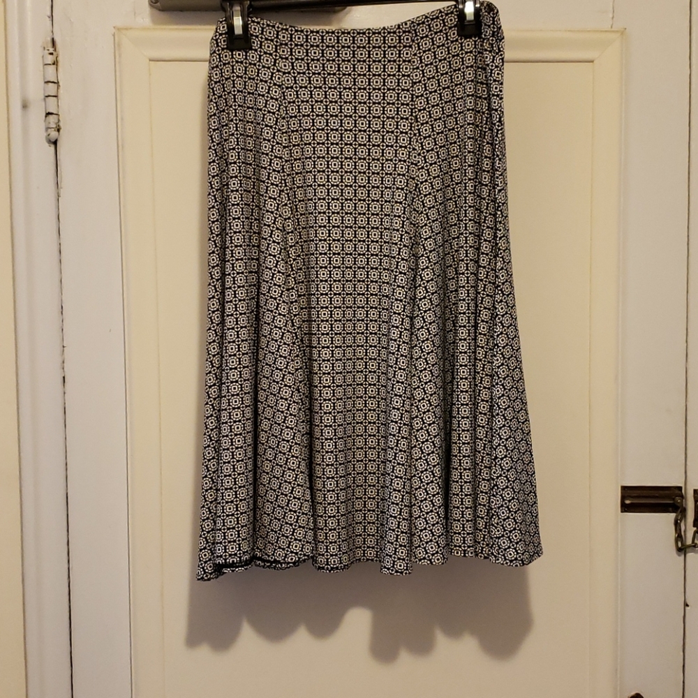Black & White Print below knee flared skirt